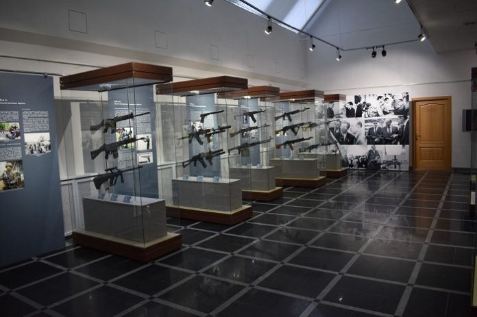 ЦНИИТОЧМАШ представил инновационное оружие на выставке в Ижевске