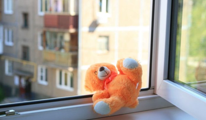 Защитите ребенка: сделайте окна безопасными