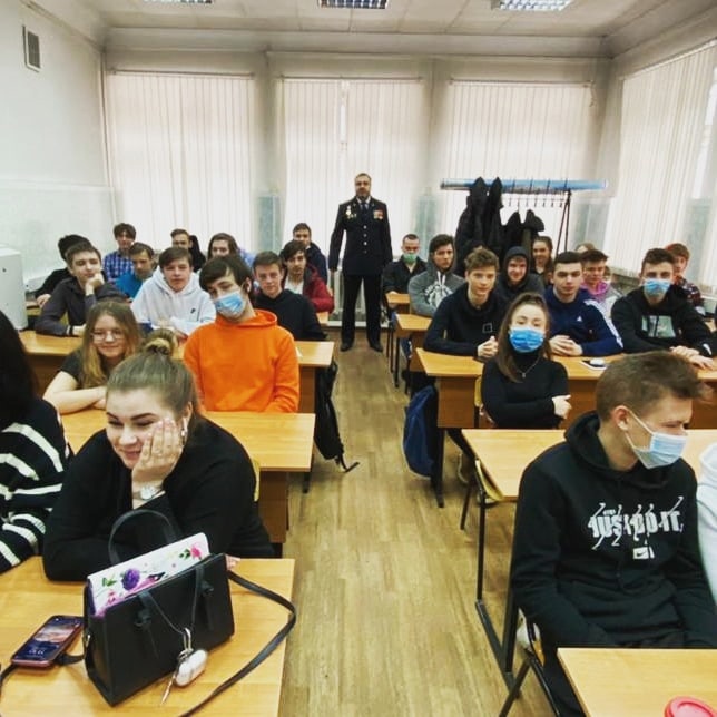 В МЦ «Максимум» прошла патриотическая беседа, посвященная Дню моряка-подводника