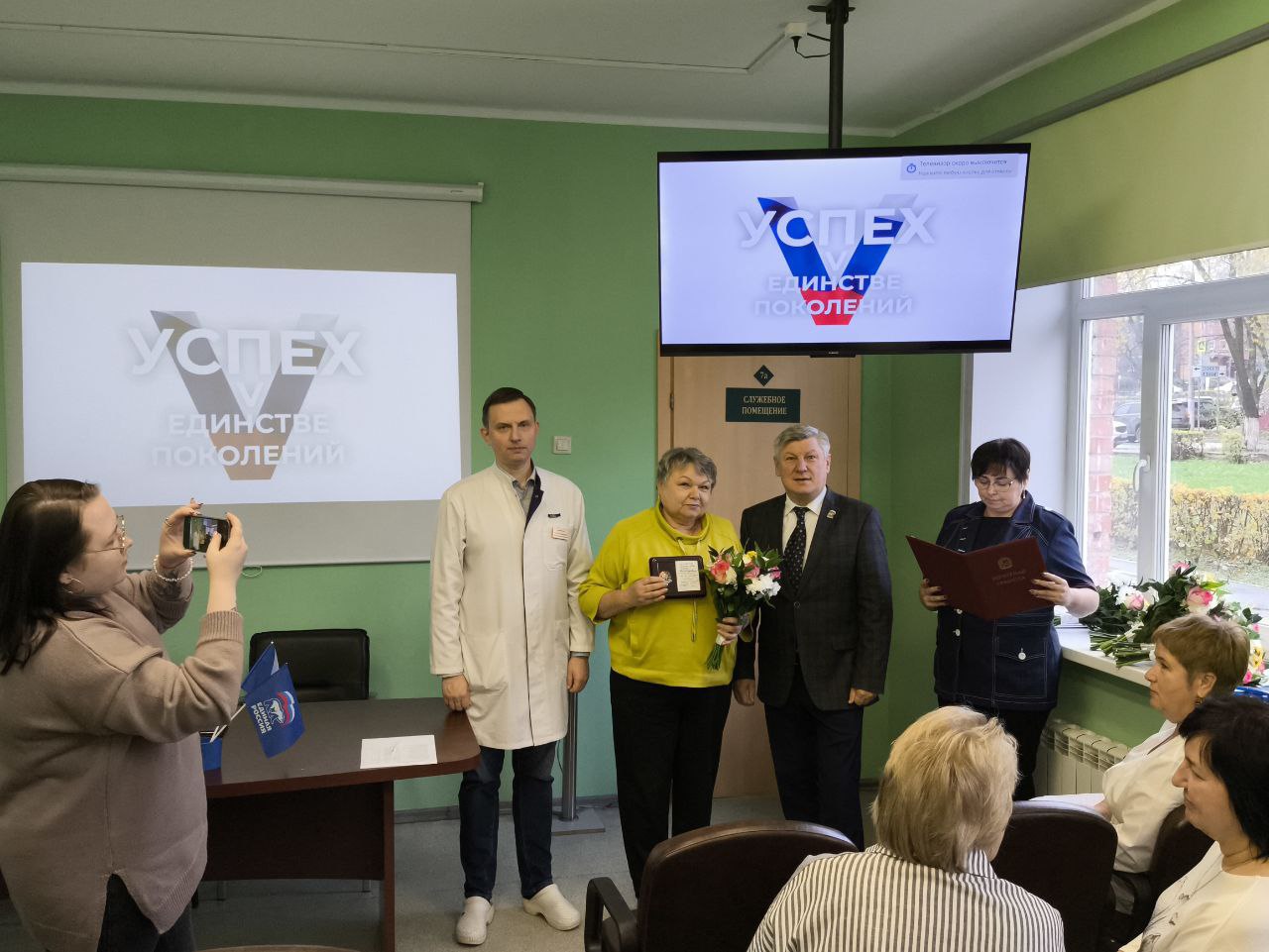 Работников Подольского роддома наградили за профессионализм и преданность делу