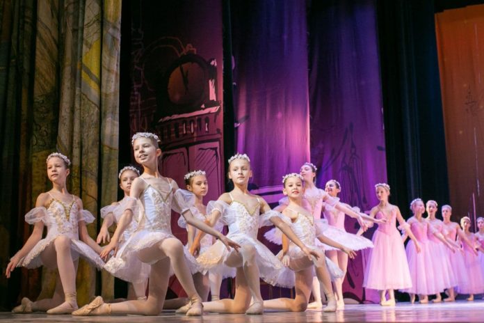 Центр детского театрального творчества Городского округа Подольск представляет балет «Щелкунчик» в ДК Октябрь