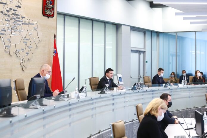 Совещание с главами округов и членами правительства провел губернатор Андрей Воробьев