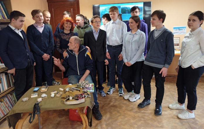 Встреча с альпинистом Владимиром Крюгером состоялась в климовской детской библиотеке №27