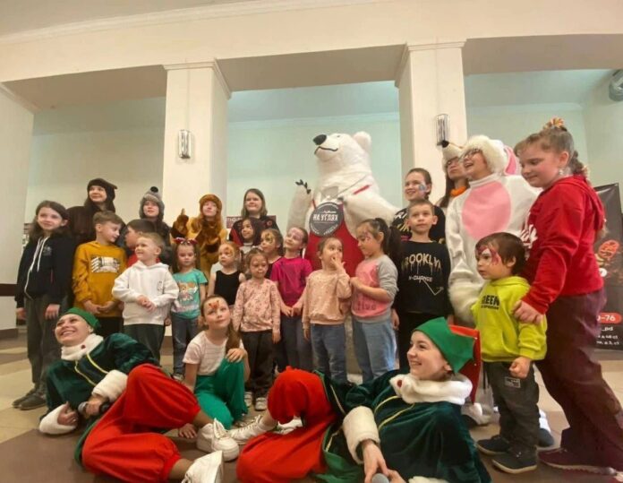 Праздник для детей из семей военнослужащих, участвующих в СВО, провели в ДК им. Карла...