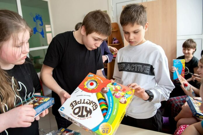 Однопартийцы навестили юных пациентов