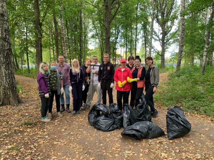 Субботник провели в Климовске