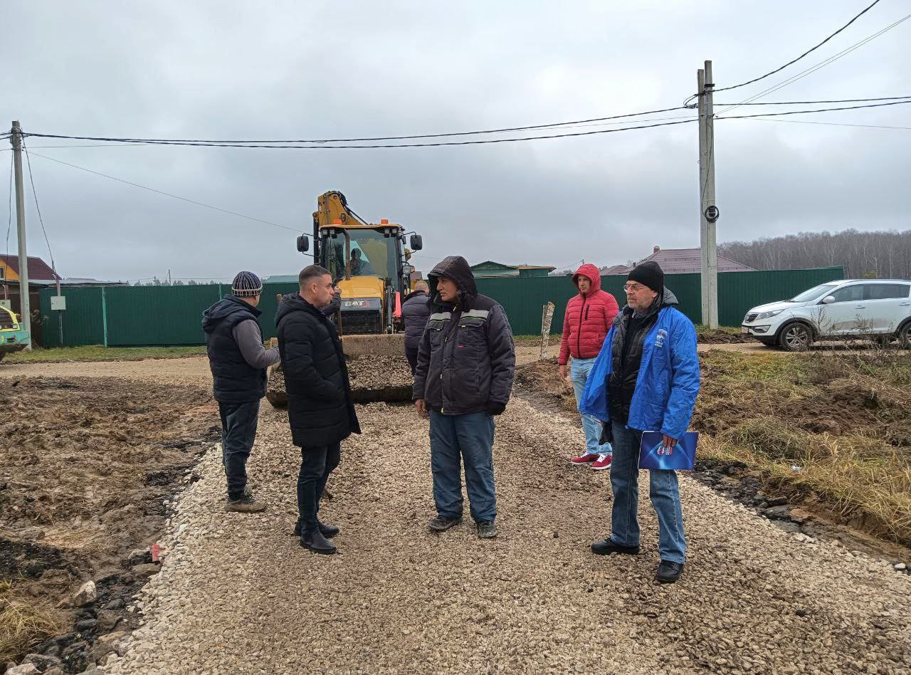 Дорожные работы в деревнях Меньшово и Слащево подходят к концу 