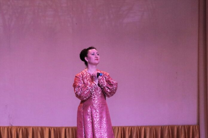 Сольный концерт Марии Жарковой «Я лечу над Россией» прошел в ДК «Металлург»