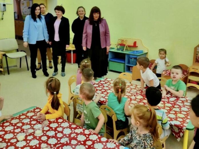Партийцы провели мониторинг детского сада в мкр. Силикатная.