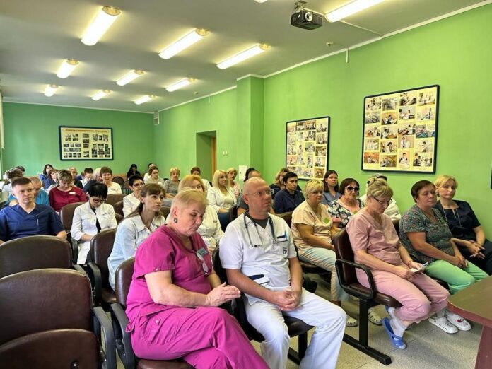 Алексей Никулин встретился с трудовым коллективом Подольского родильного дома