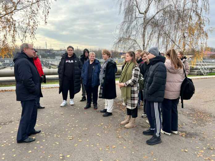 Депутат Горсовета совместно с учащимися 9 классов посетили очистные сооружения