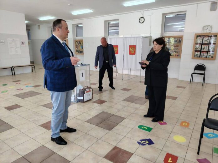 Депутаты горсовета продолжают проверять избирательные участки