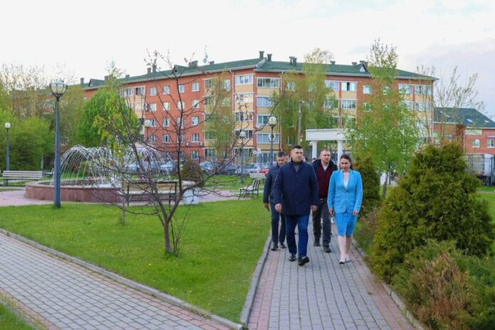 Григорий Артамонов провел обход поселка Молодежный