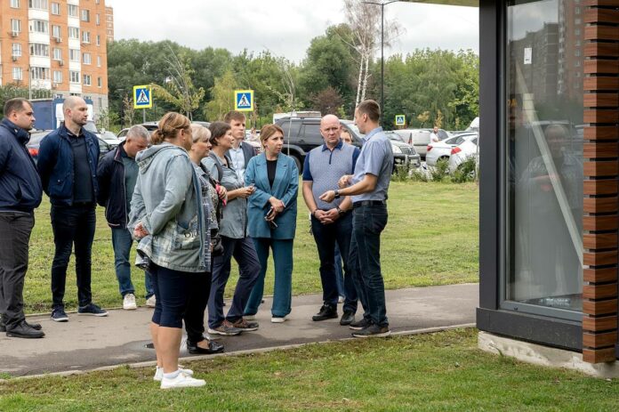 Однопартийцы проверили содержание территории в мкр. Силикатная