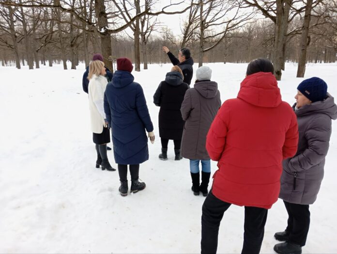 Депутаты Горсовета провели проверку состояния лесной полосы в микрорайоне Климовск