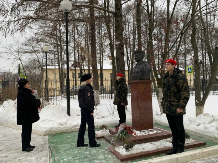 В Подольске полицейские и общественники почтили память Героя России Александра Монетова