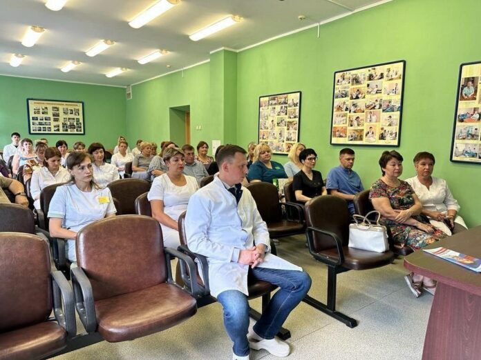 Партийцы встретились с трудовым коллективом Подольского роддома