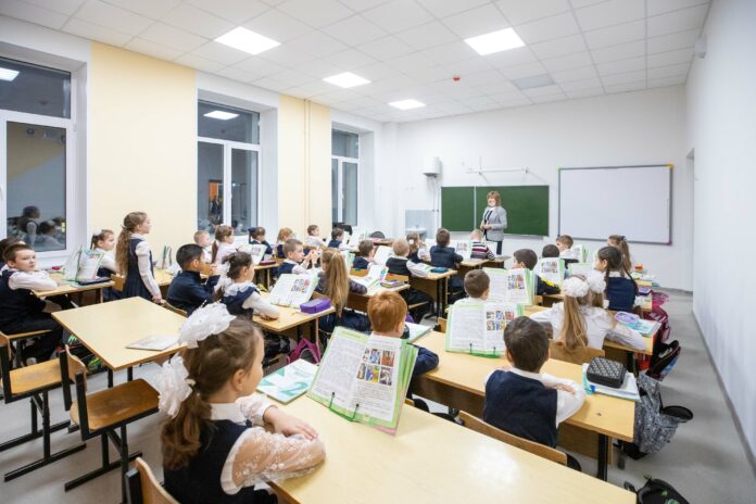 Прием заявок на участие в федеральной программе «Земский учитель» начался