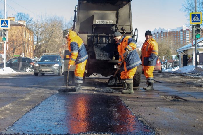Продолжается ямочный ремонт автодорог