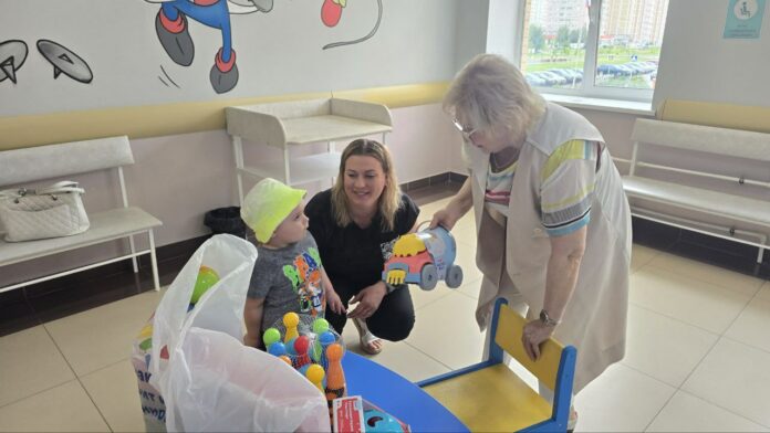 Руководитель фракции «Единая Россия» в Совете депутатов городского округа Подольск посетил «добрую комнату» в...