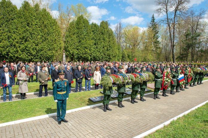 Памятное мероприятие, прошло у Братских могил на кладбище «Красная горка»