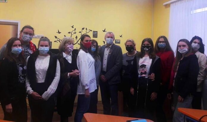 В детской библиотеке № 11 прошла встреча с писателем Сергеем Грачёвым