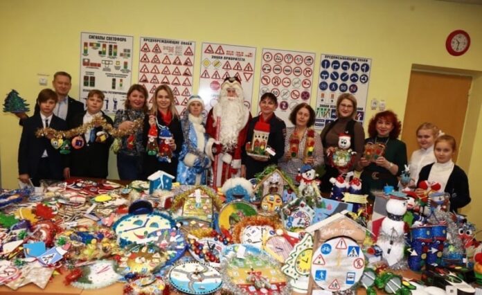 В Подольске полицейские и общественники подвели итоги конкурса на лучшую новогоднюю игрушку