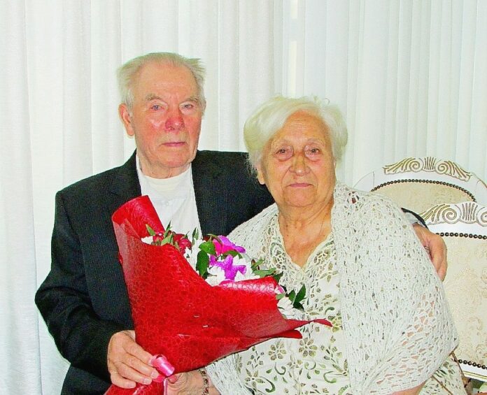 В ЗАГСе проходят церемонии для пар, которые прожили в браке более полувека