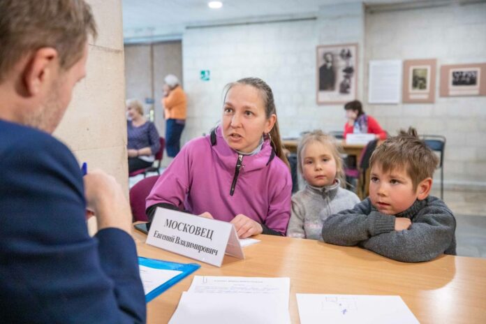 В Климовске «Выездная администрация» разбиралась в вопросах сферы ЖКХ и благоустройства микрорайона