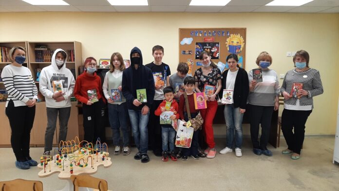 Сотрудники библиотек округа подарили книги Подольской детской городской больнице