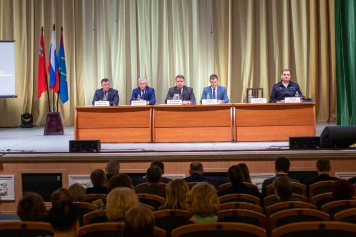 Глава округа провел встречу с жителями территориального отдела «Дубровицкий»