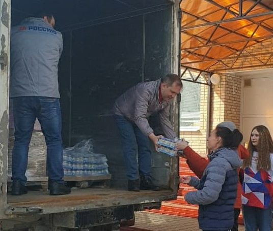 Народный фронт передал почти тонну детского питания вынужденным переселенцам из ДНР и ЛНР в...