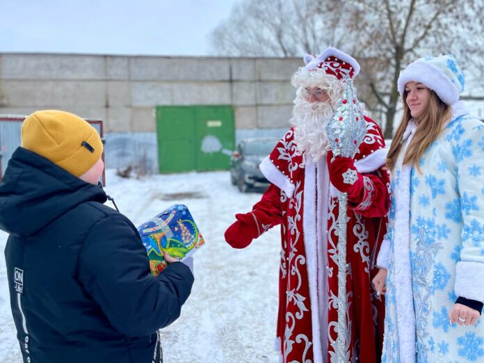 Подольские молодогвардейцы поздравили сына мобилизованного с наступающим Новым годом