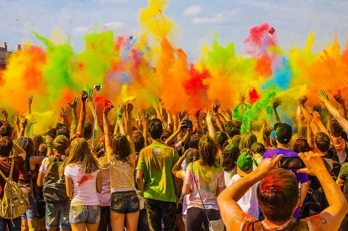 Фестиваль красок «Холи» пройдет в парке «Дубрава»
