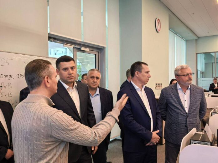 Григорий Артамонов провел рабочую встречу в центре Единого управления ЖКХ Подмосковья