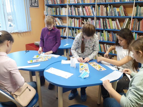 Мастер-класс «Креативные маски» прошел в детской библиотеке № 6