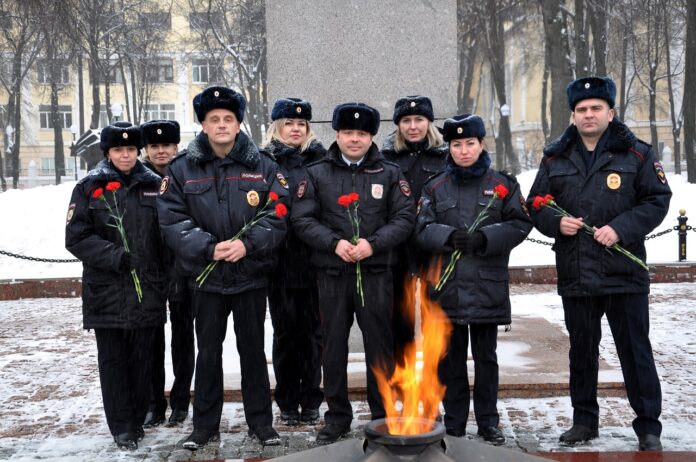 В Подольске полицейские провели памятное мероприятие, посвященное 80-летию снятия блокады Ленинграда
