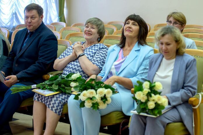 Секретарь местного отделения партии «Единая Россия», глава Городского округа Подольск Дмитрий Жариков поздравил членов...