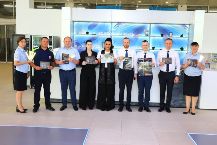 В Подольске сотрудники Госавтоинспекции совместно с представителями Администрации провели беседы по теме безопасности дорожного...