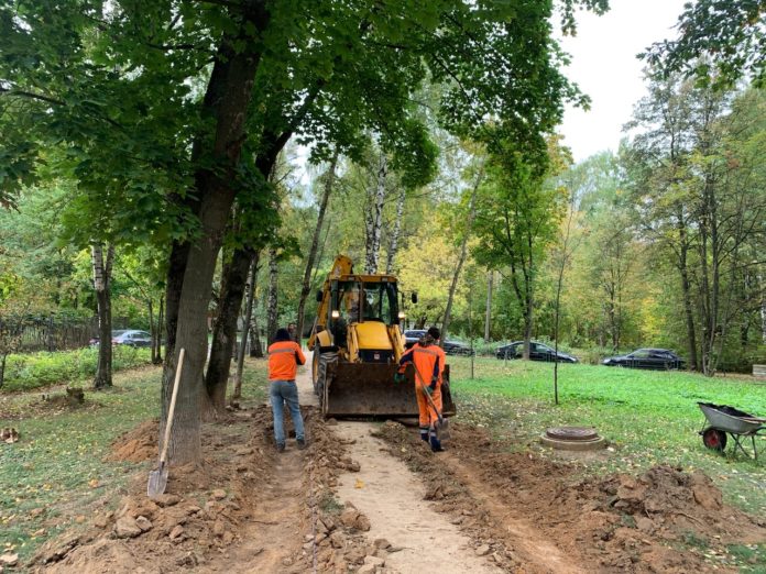 Начались работы по строительству двух тротуаров на Больничном проезде, в мкр. Климовск
