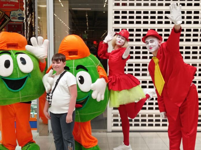 Депутат фракции «Единая Россия» принял участие в организации и проведении детской интерактивной шоу-программы