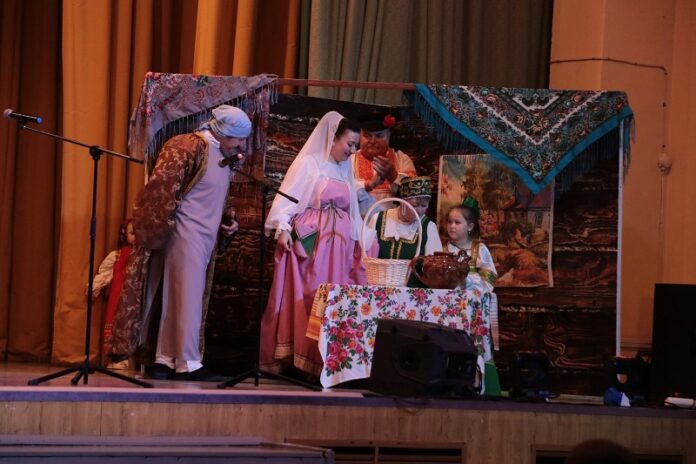 В округе состоялся показ музыкальной сказки «Путь к светлому»