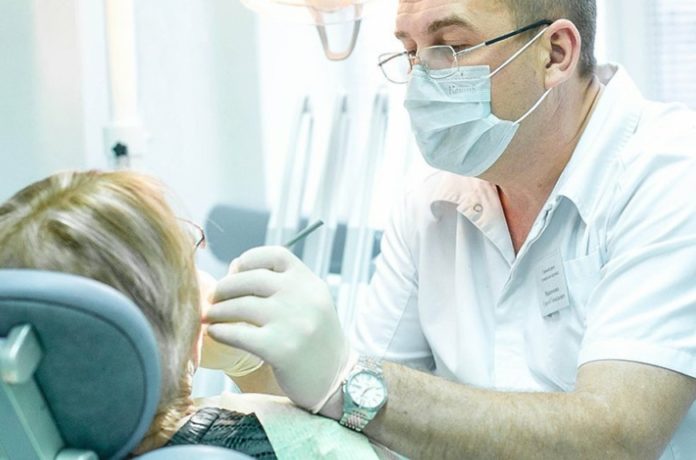 Подольское управление социальной защиты напомнило порядок бесплатного зубопротезирования для льготных категорий граждан