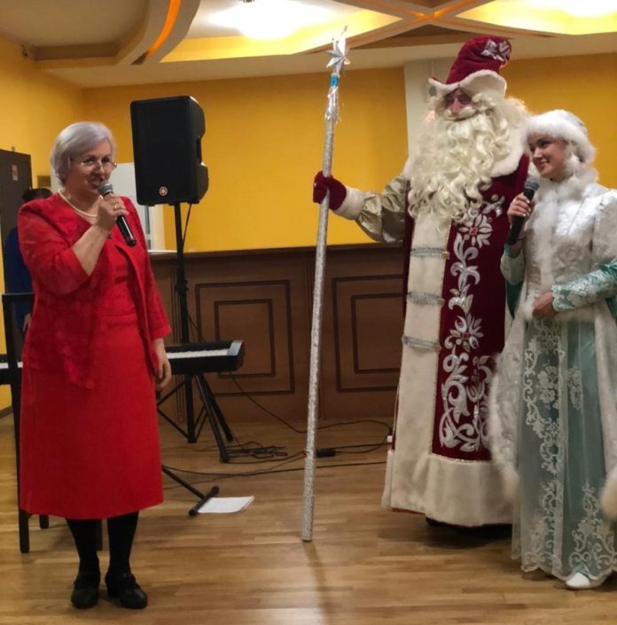 Новогодний огонек для участников программы «Активное долголетие» прошел в округе