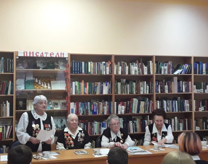 В библиотеке № 1 имени Павла Северного состоялся патриотический час