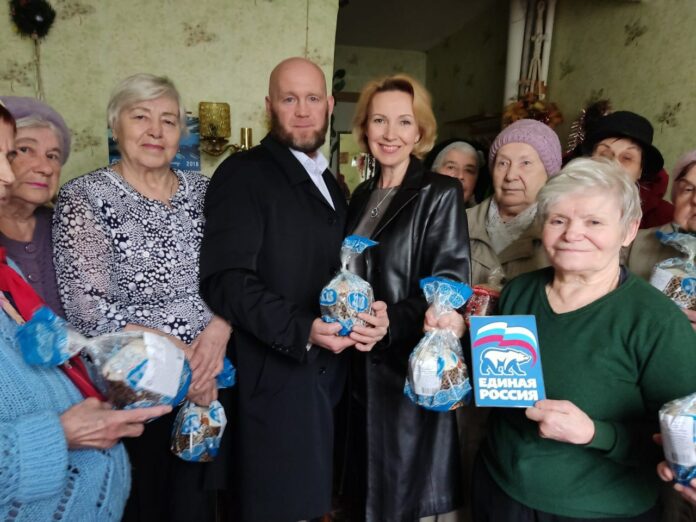 Депутаты «Единой России» навестили членов подольской организации Всероссийского общества инвалидов