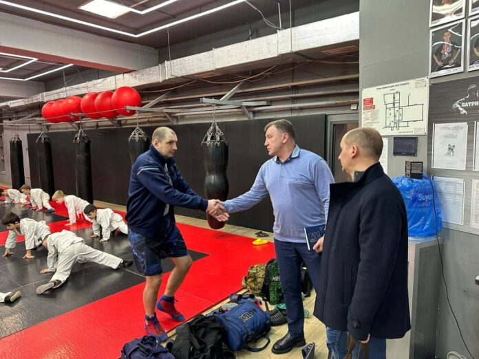 Депутат Совета депутатов встретился с директором спортивной школы олимпийского резерва «Труд»