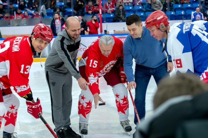 Матч с участием легендарных хоккеистов состоялся в Подольске