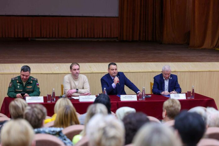 В формате выездной администрации прошла встреча с коллективом подольского госпиталя