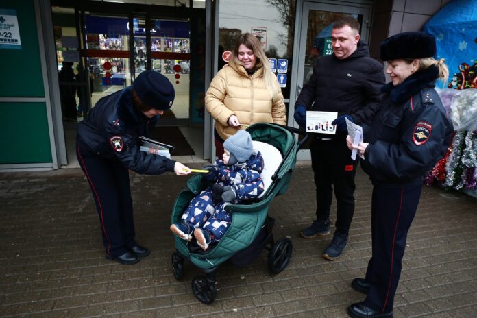 Вблизи торговых центров г.о. Подольск прошла акция: «Маленький пассажир — большая ответственность».